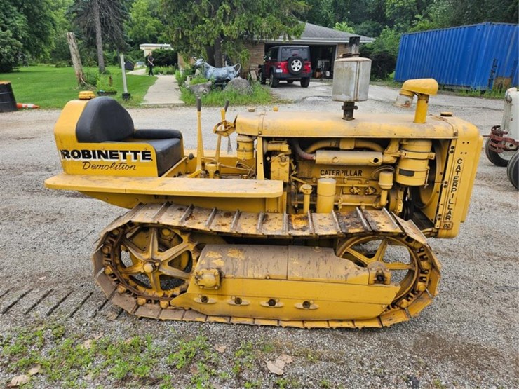 2015-caterpillar-d2-image-6