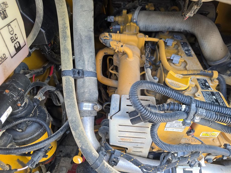 2020-caterpillar-262d3-image-55