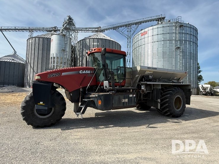2010-case-ih-titan-3520-image-4