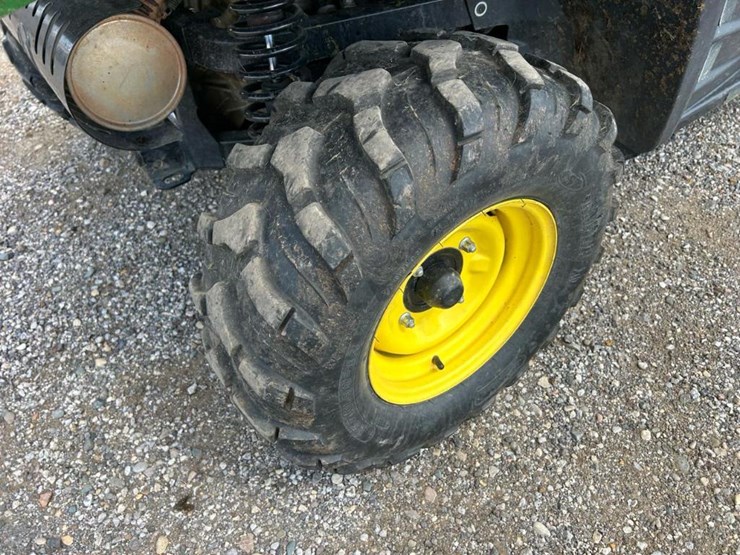 2016-john-deere-gator-image-29