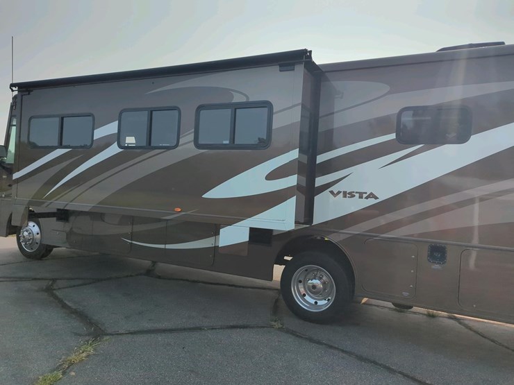 2012-winnebago-vista-class-a-motorhome,-2-slide-outs,-ford-v10-engine-image-7