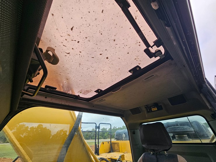 2017-caterpillar-336f-image-55