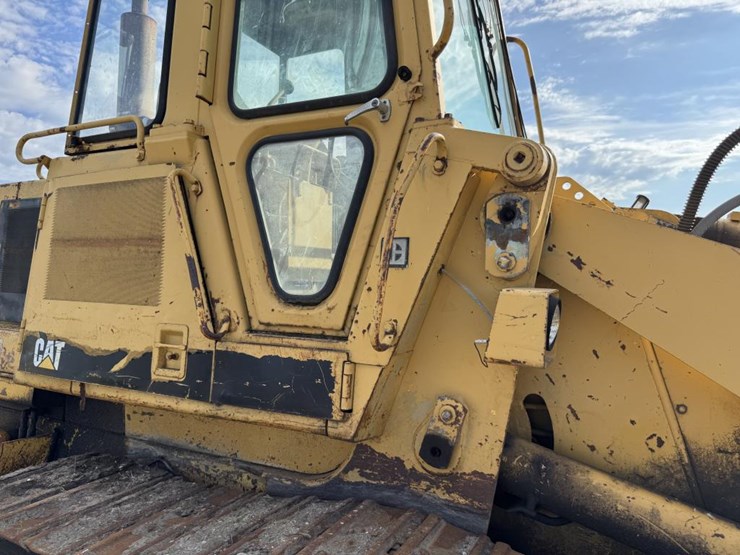 caterpillar-953-image-23