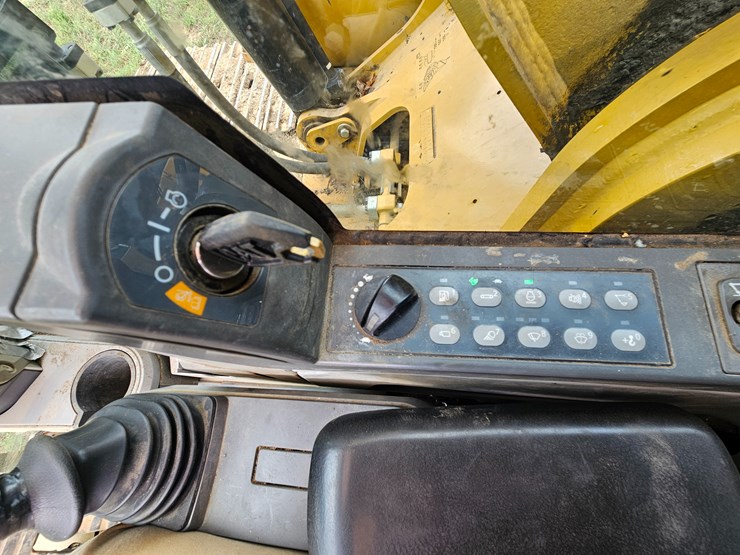2017-caterpillar-336f-image-59