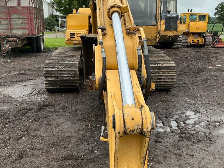deere-200-lc-image-16