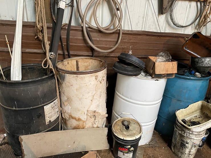 #7189-•-(4)-barrels-and-contents-image-1