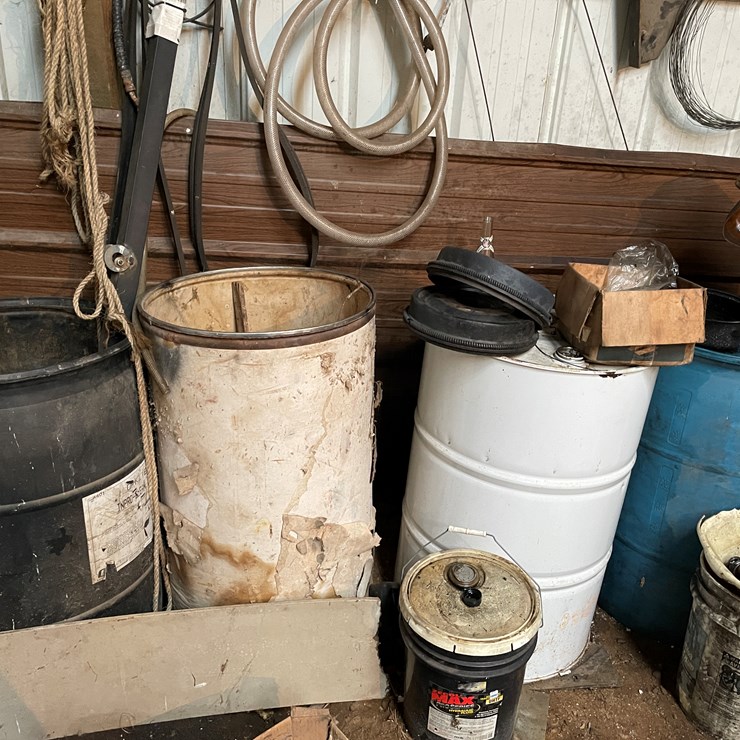#7189 • (4) Barrels and Contents