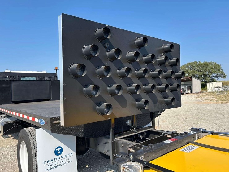 2018-international-durastar-4300-image-22