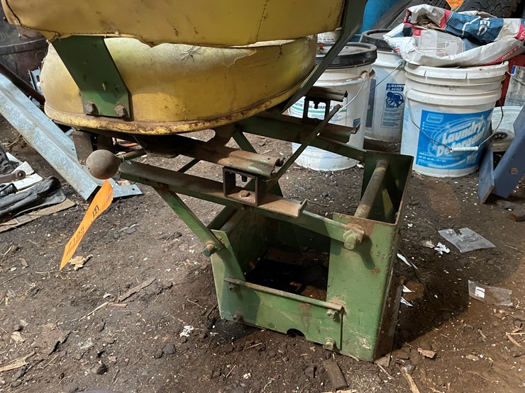 #7195-•-john-deere-tractor-seat-image-9