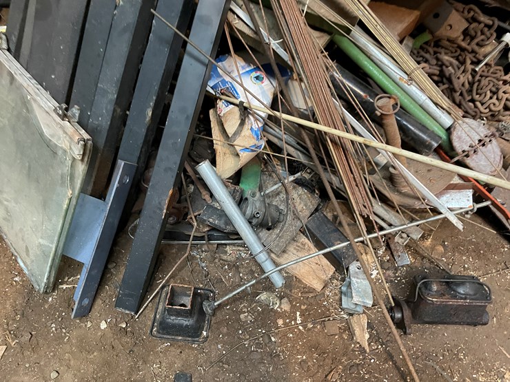 #7193-•-pile-of-various-metal-image-3