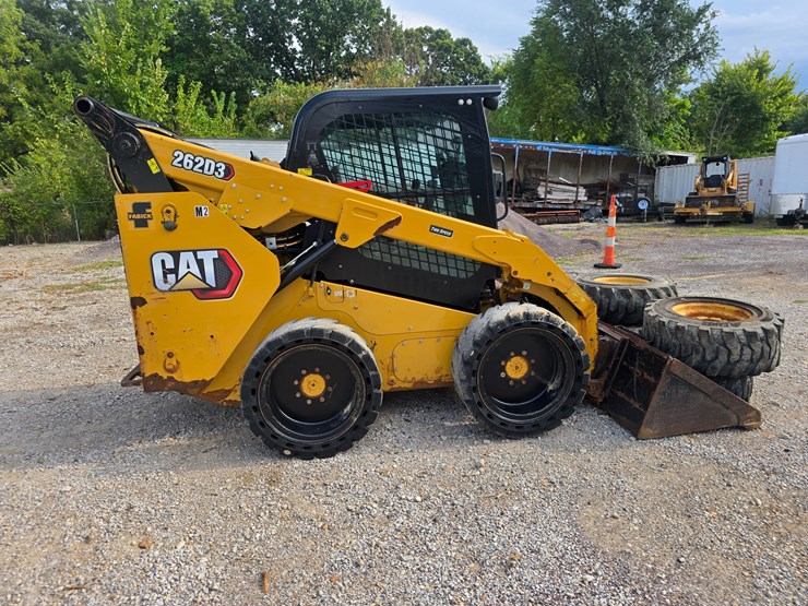 2020-caterpillar-262d3-image-23