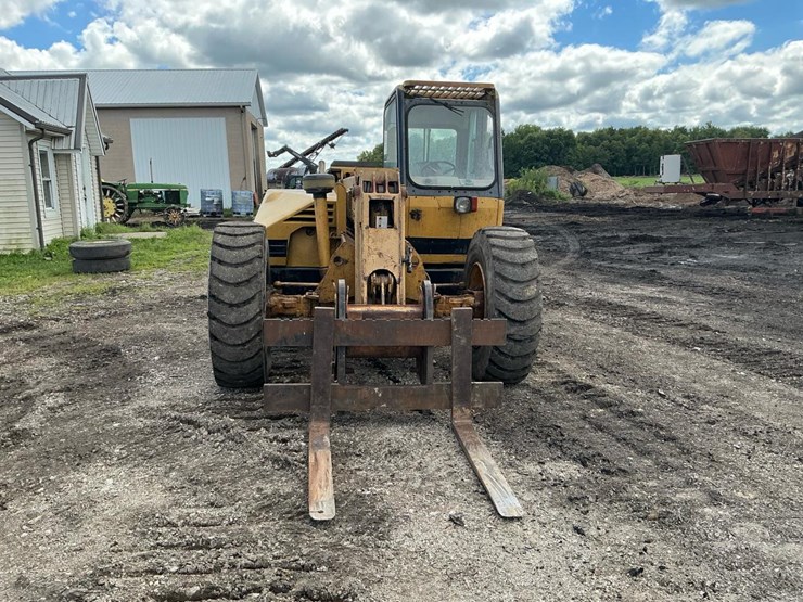 caterpillar-th82-image-8