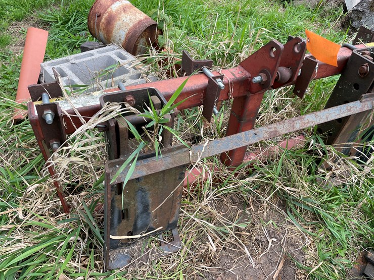 #7122-•-universal-skid-steer-mount-image-8