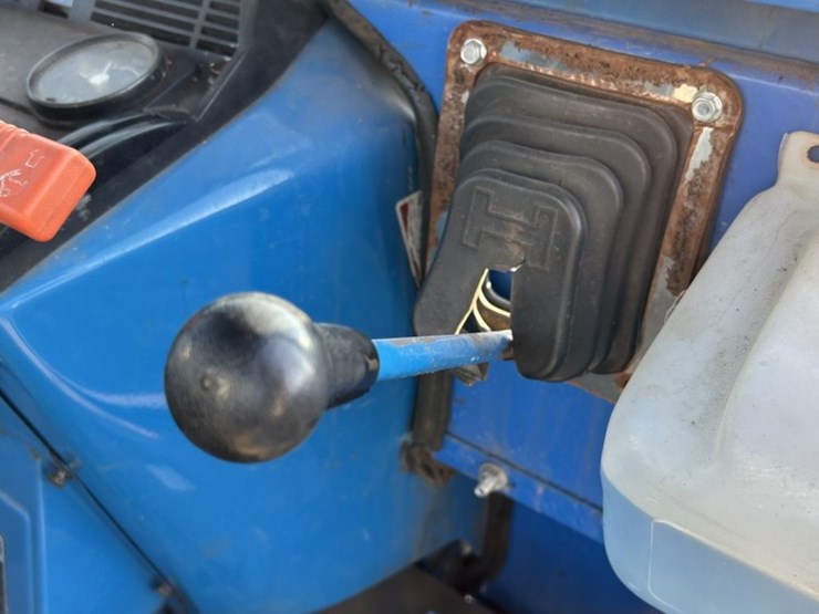 ford-1220-image-40