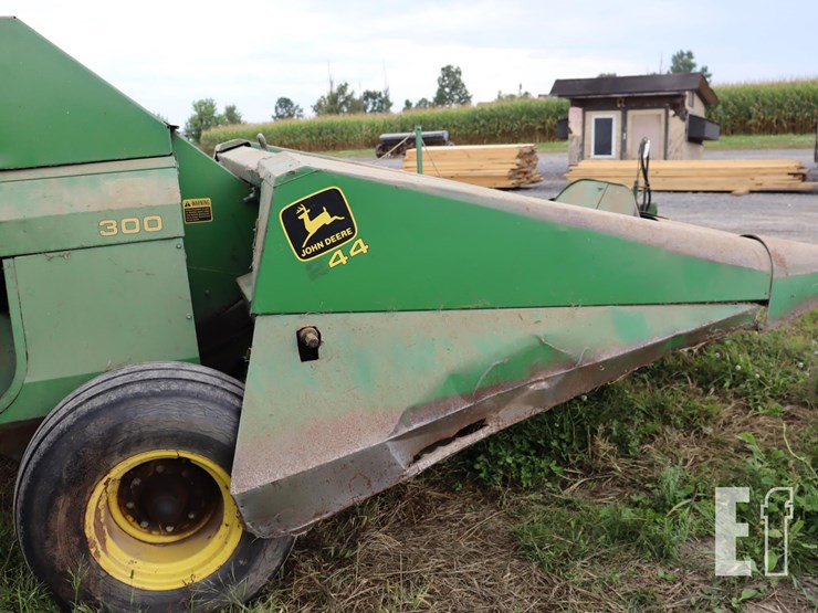 john-deere-334-image-7