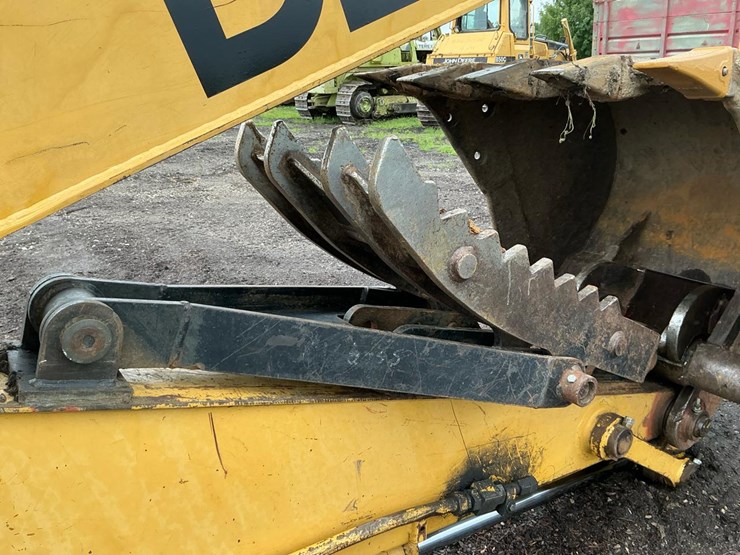 deere-200-lc-image-22