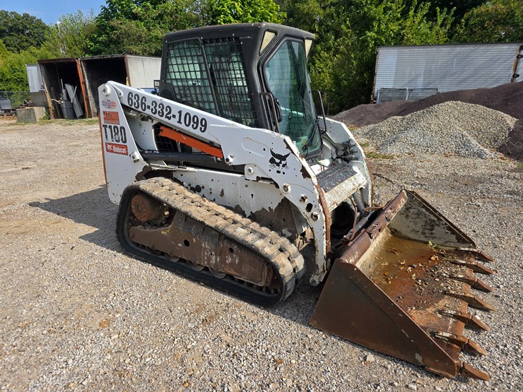 2012-bobcat-t180-image-24