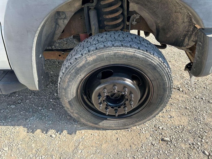 2012-ford-f550-image-38