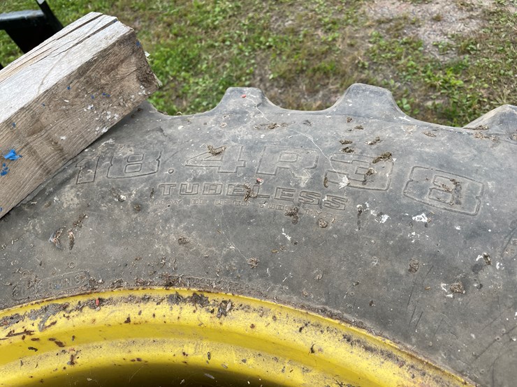 #7118-•-set-of-18.4-r38-bolt-on-dual-tractor-tires-image-5