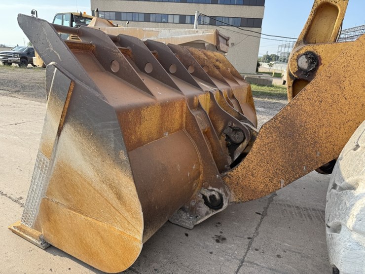 komatsu-wa600-image-9