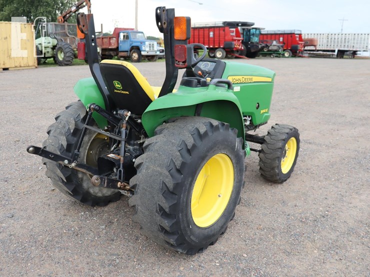 john-deere-3032e-image-8