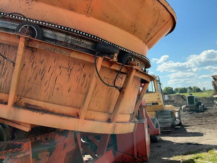 john-deere-12-image-67
