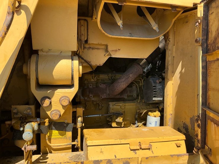 caterpillar-943-image-31