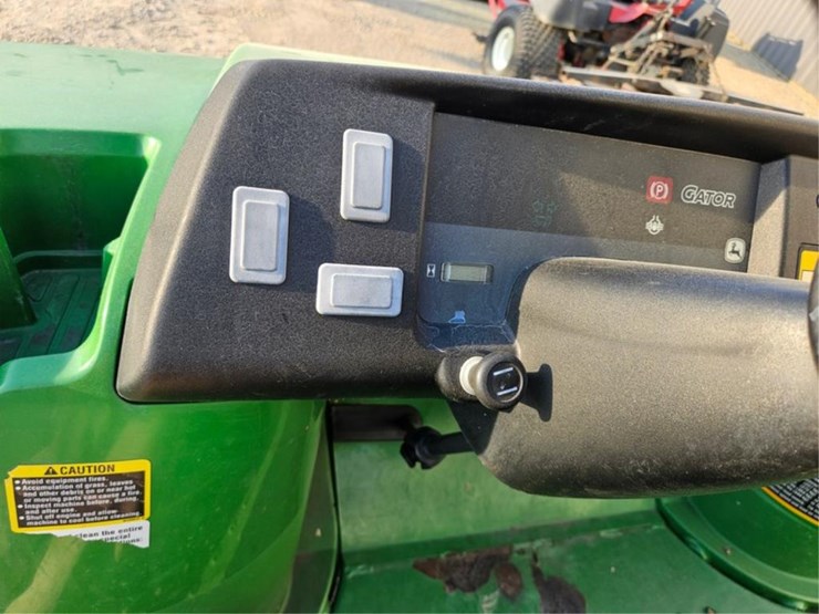 john-deere-gator-image-21