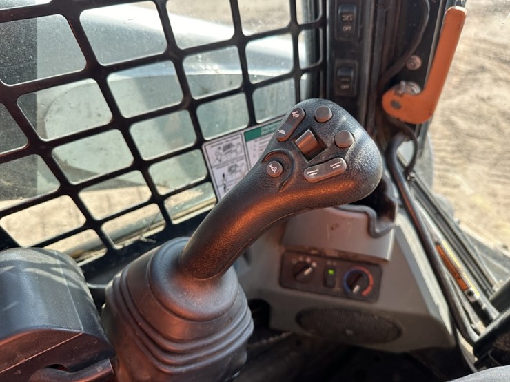 2019-bobcat-t650-image-23