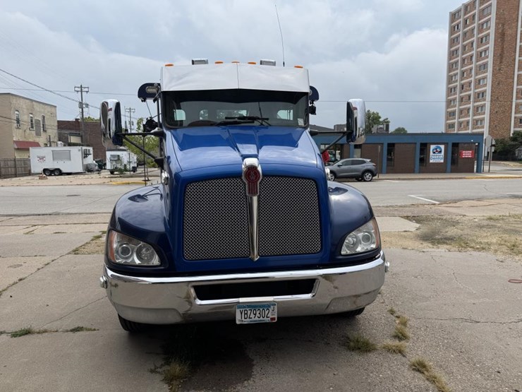 2019-kenworth-t270-image-8