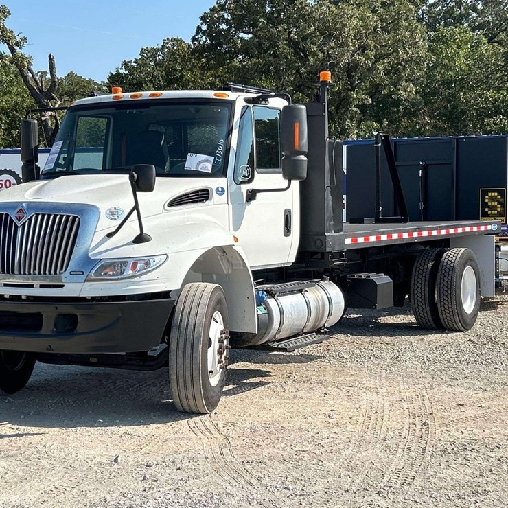 2018 INTERNATIONAL DURASTAR 4300