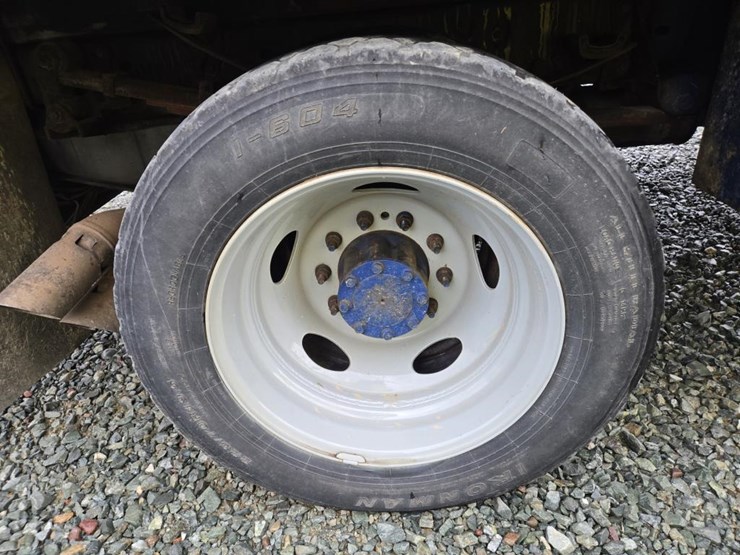 2009-ford-f550-image-74