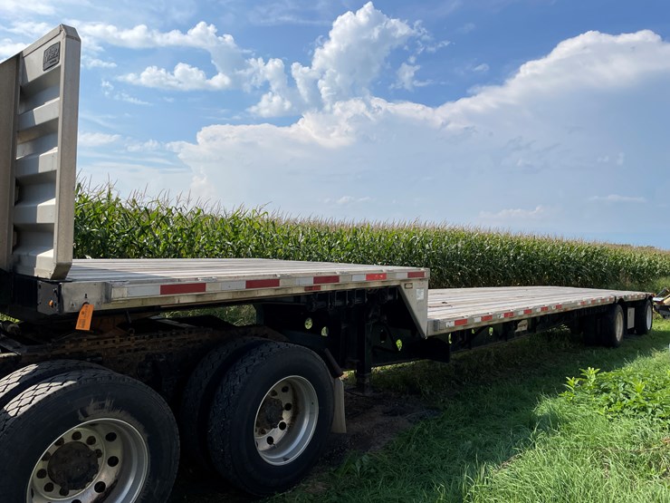 #7105-•-2004-transcraft-48'-step-deck-trailer-(has-wi-title-in-delay)-image-1