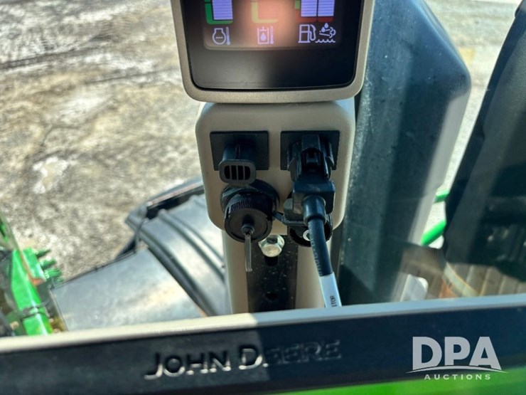 2019-john-deere-f4365-image-100