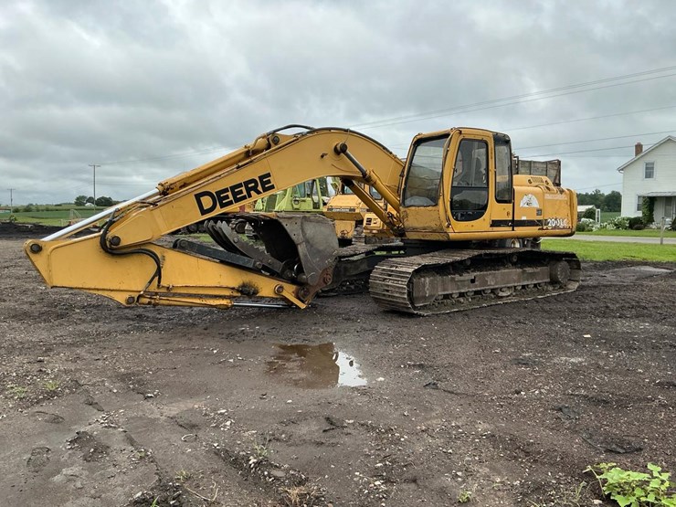 deere-200-lc-image-9