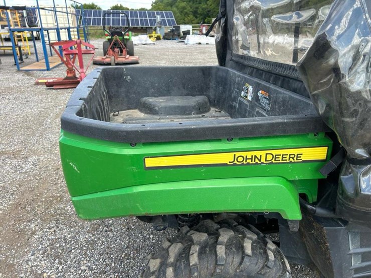2016-john-deere-gator-image-30