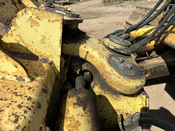 2002-deere-650g-image-11
