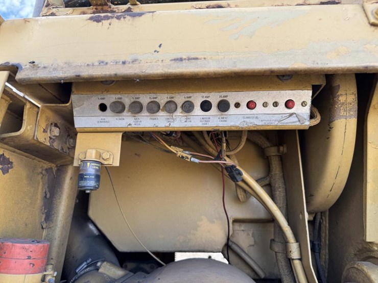 caterpillar-953-image-58