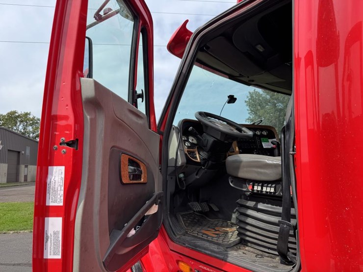 2014-international-prostar-image-41