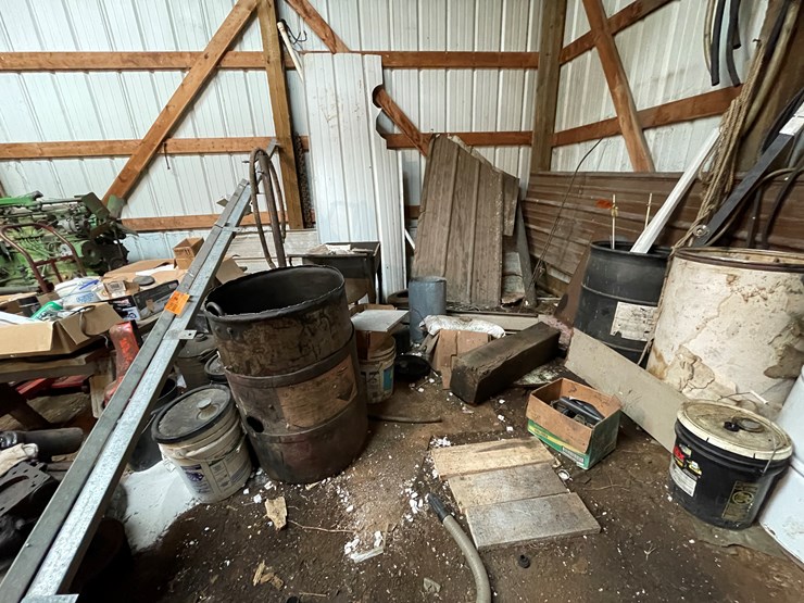 #7188-•-contents-of-corner-image-1