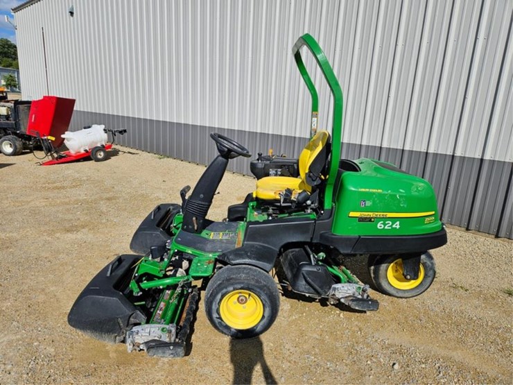 john-deere-2500e-image-2