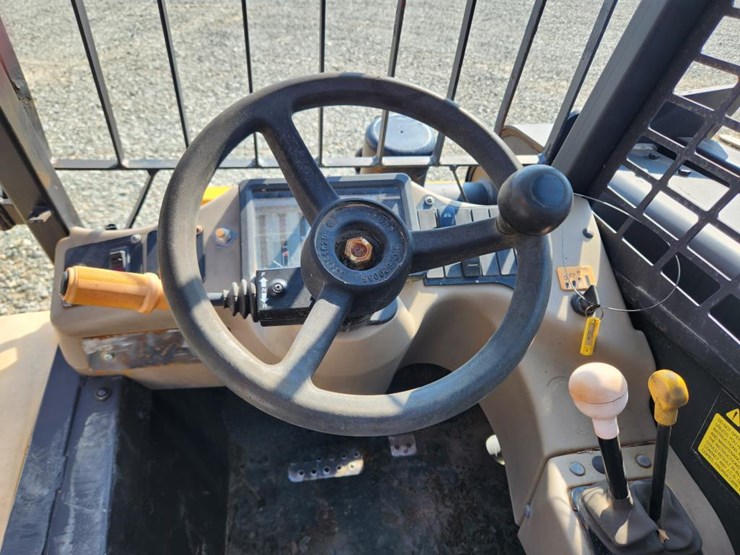 jcb-520-50-image-32