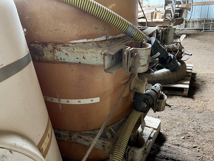 #7166-•-(2)-liquid-saddle-tanks-image-9