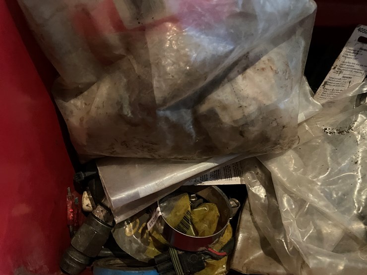 #7172-•-pallet-of-various-shop-items-image-13