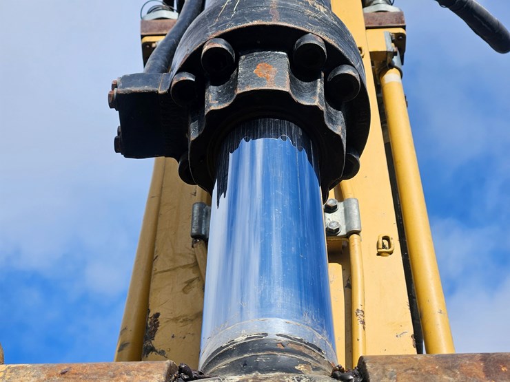 2017-caterpillar-336f-image-100