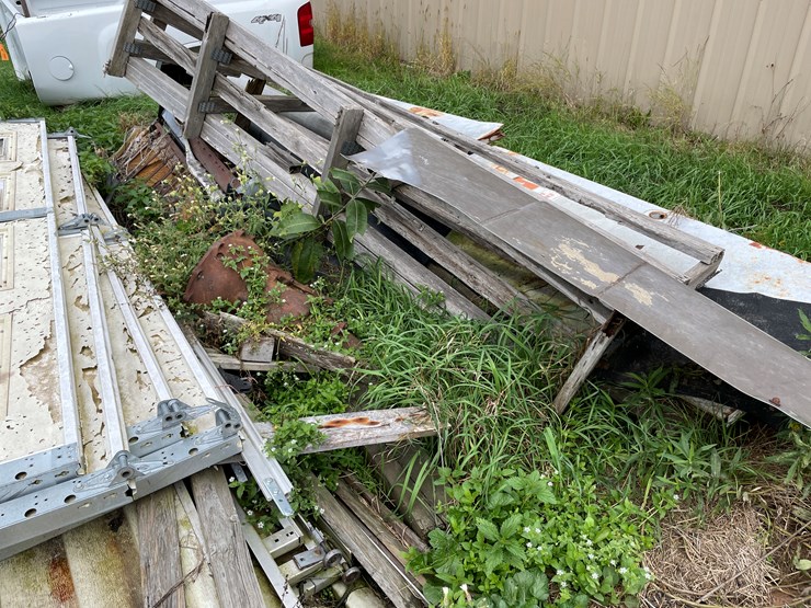 #7126-•-pile-of-used-garage-doors,-sheet-metal-and-more-image-3