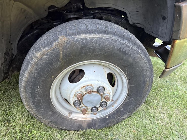 2001-chevrolet-3500-image-44