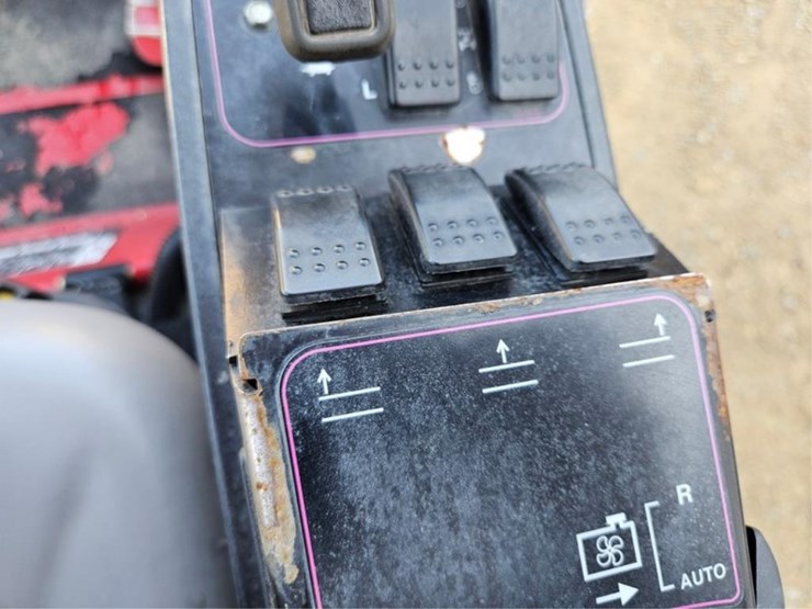 2015-toro-groundsmaster-4000d-image-31