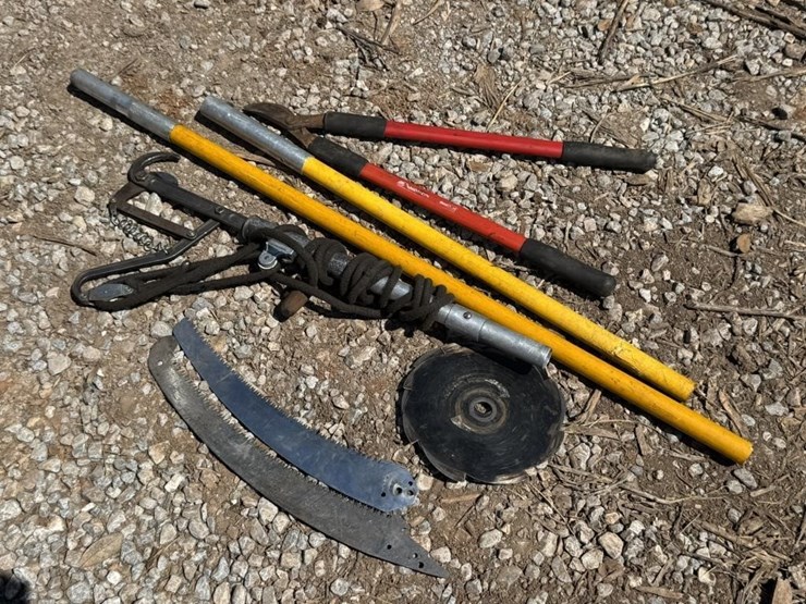saw-blades,-tree-pruner,-poles-&-loppers-image-1