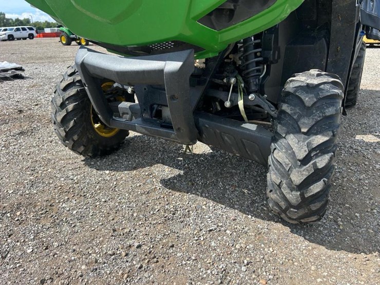 2016-john-deere-gator-image-11